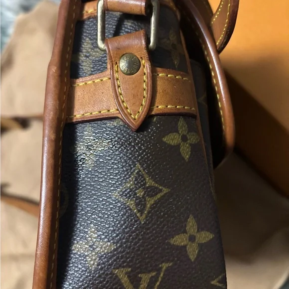 Louis Vuitton Sologne Vintage Crossbody Bag **Authentic - Picture 8 of 17